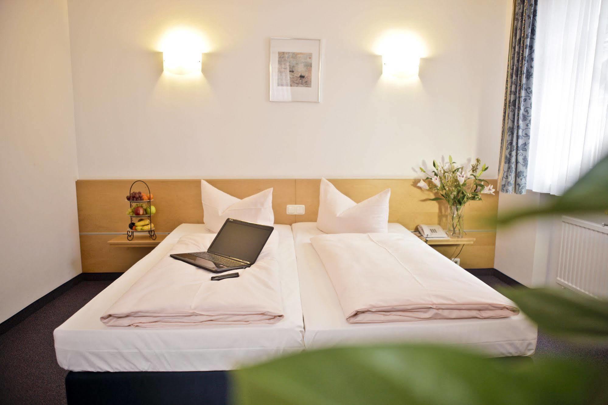 Drexel'S Parkhotel Memmingen Bagian luar foto
